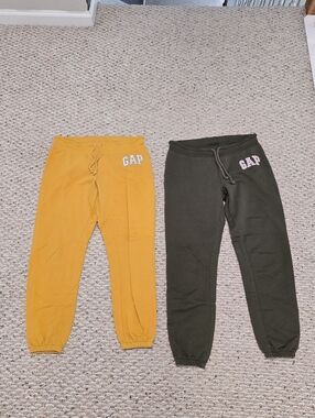 2 pack Gap Sweatpants Bundle